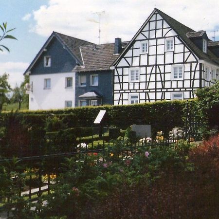 Monteurhotel Garni Alter Olper Hof Lindlar Buitenkant foto