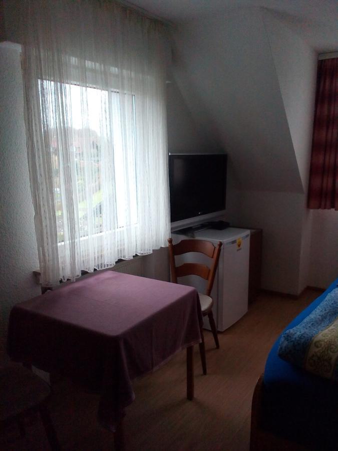 Monteurhotel Garni Alter Olper Hof Lindlar Buitenkant foto