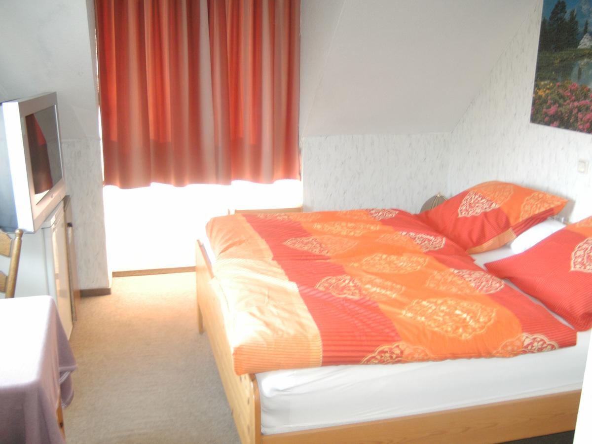 Monteurhotel Garni Alter Olper Hof Lindlar Buitenkant foto