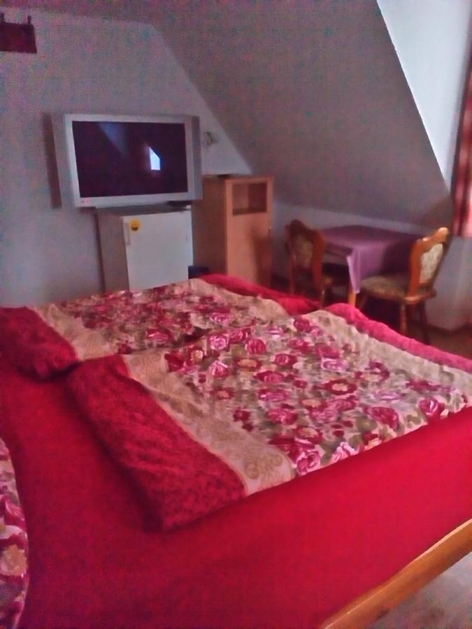 Monteurhotel Garni Alter Olper Hof Lindlar Buitenkant foto