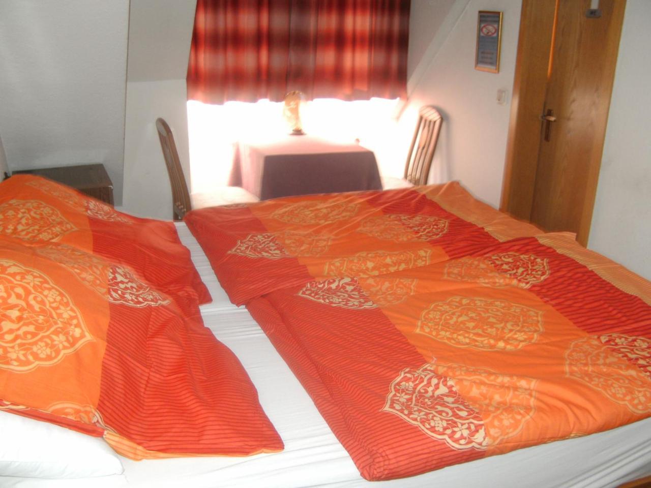 Monteurhotel Garni Alter Olper Hof Lindlar Buitenkant foto